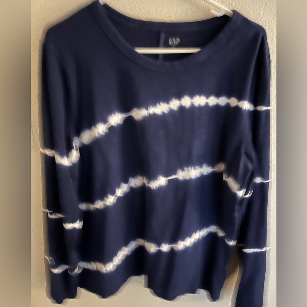Gap the-die long sleeve shirt. Like new.